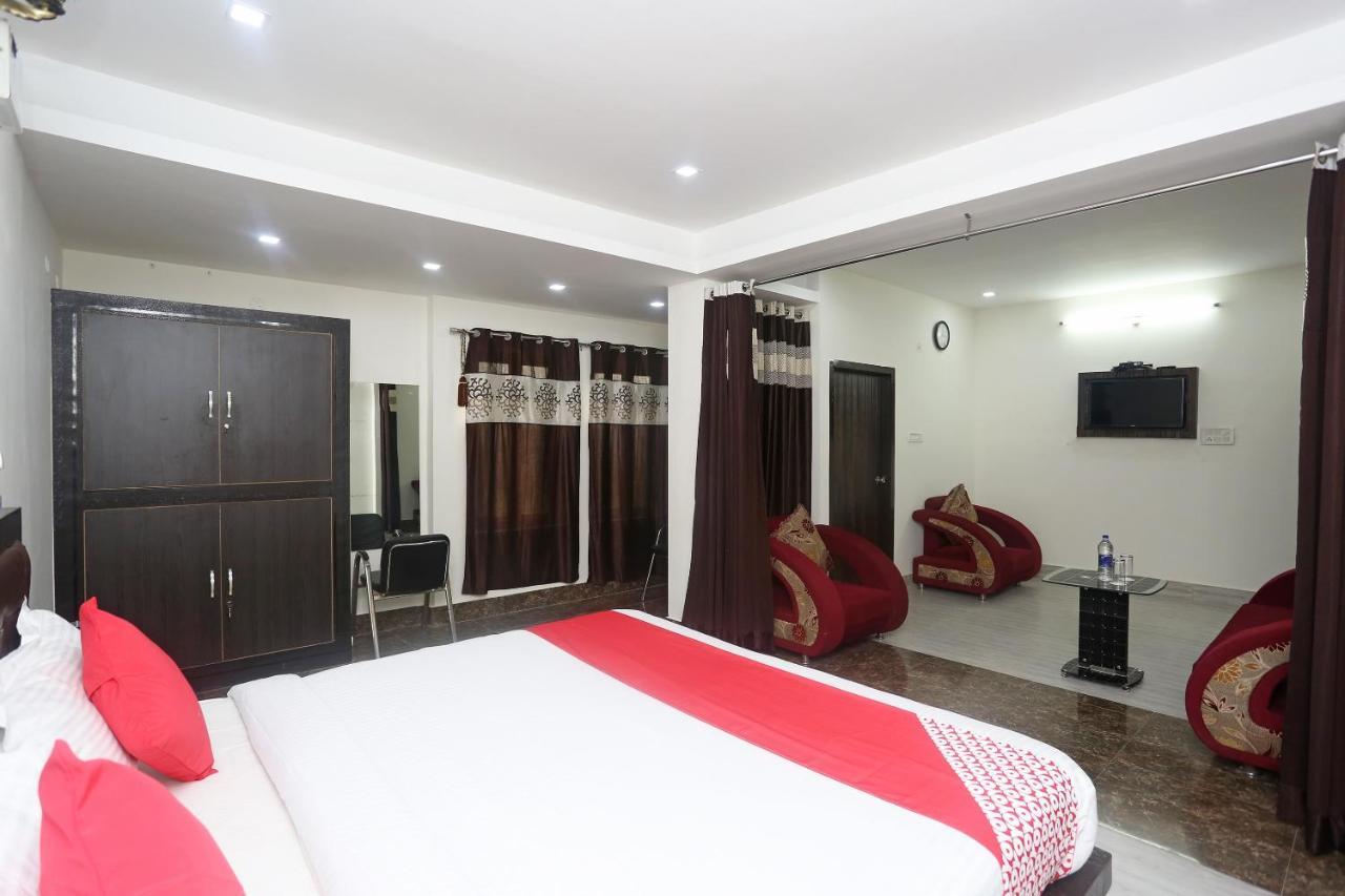 Oyo 18301 Hotel A-One Алвар Экстерьер фото
