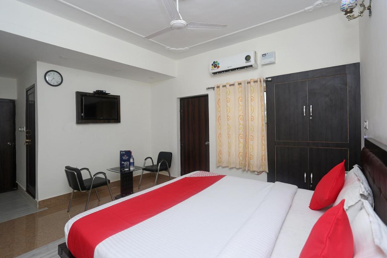 Oyo 18301 Hotel A-One Алвар Экстерьер фото