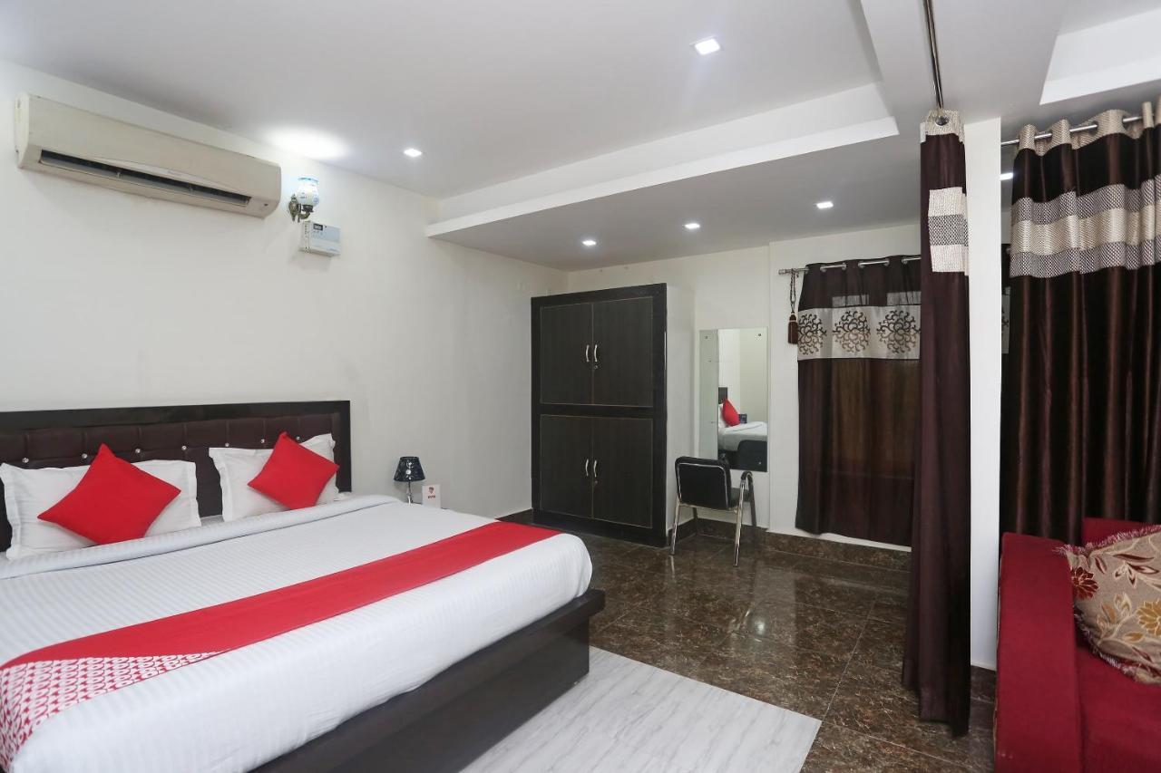 Oyo 18301 Hotel A-One Алвар Экстерьер фото